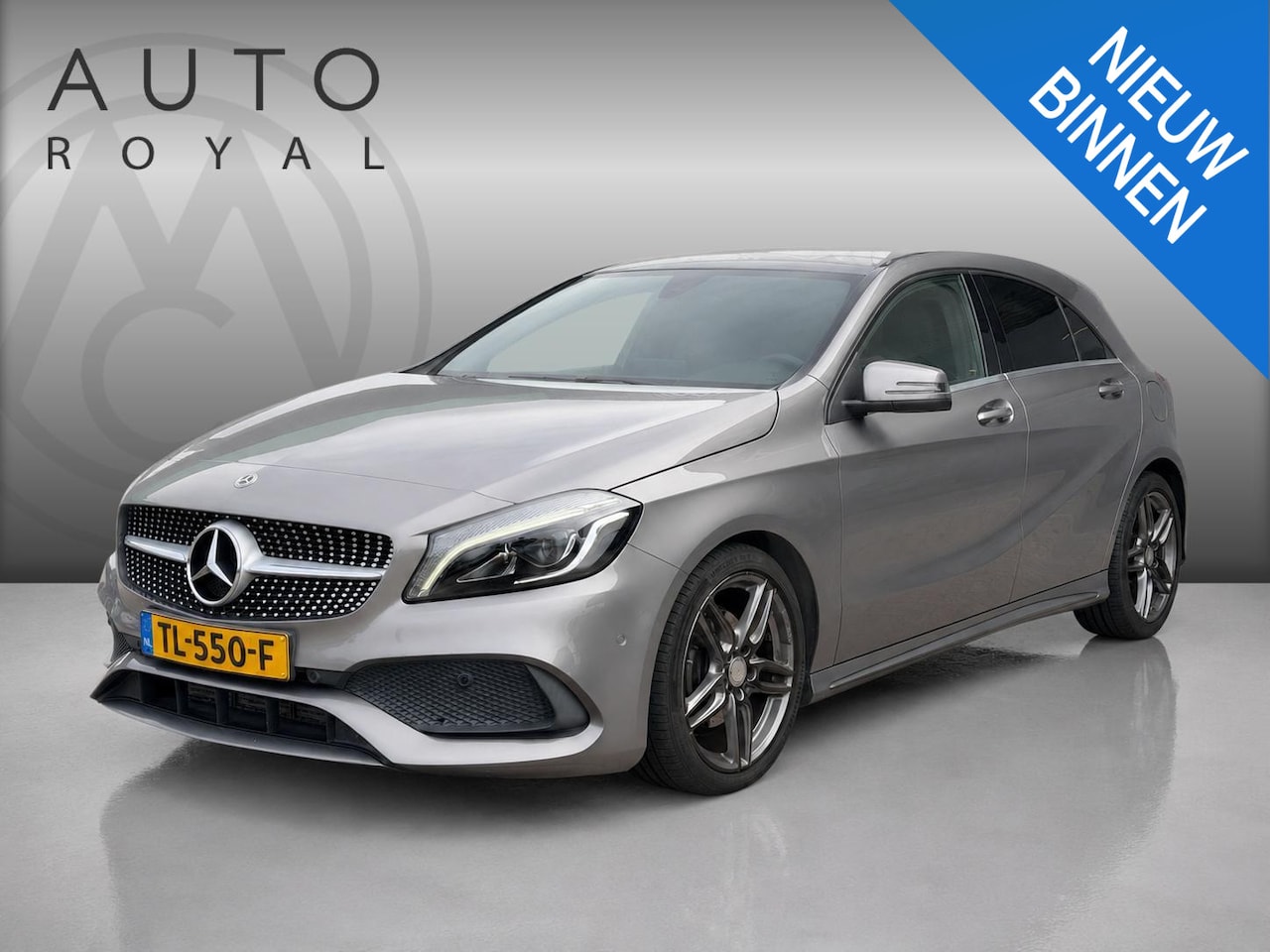 Mercedes-Benz A-klasse - 180 Business Solution AMG PARKEERSENSOREN | NAVIGATIE | AIRCO | LED | KEYLESS-GO - AutoWereld.nl