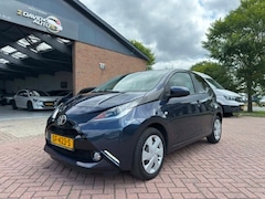 Toyota Aygo - 1.0 VVT-i x-play \ automaat \ camera \ e1