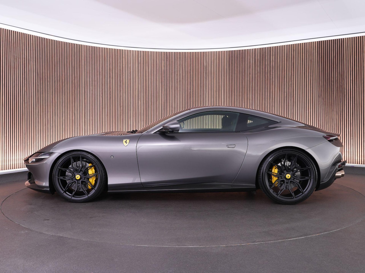 Ferrari Roma - 3.9 V8 HELE 620pk |Grigio Ferro Historical Colour|Nero interieur|Daytona Seats|carbon LED - AutoWereld.nl