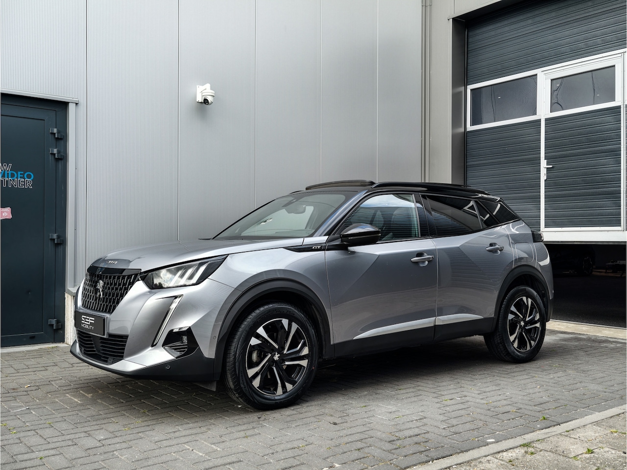 Peugeot 2008 - 1.2 PureTech GT 131PK Pano | Masssage | 360 | Leder | ACC | Dodehoek - AutoWereld.nl