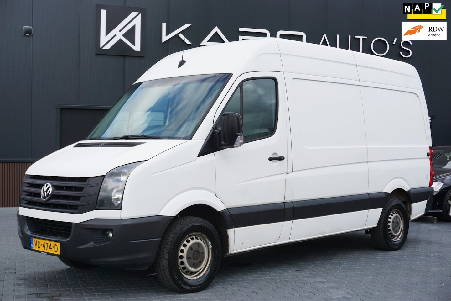 Volkswagen Crafter - 35 2.0 TDI L2H1 DC Airco Cruise ElekR APK - AutoWereld.nl