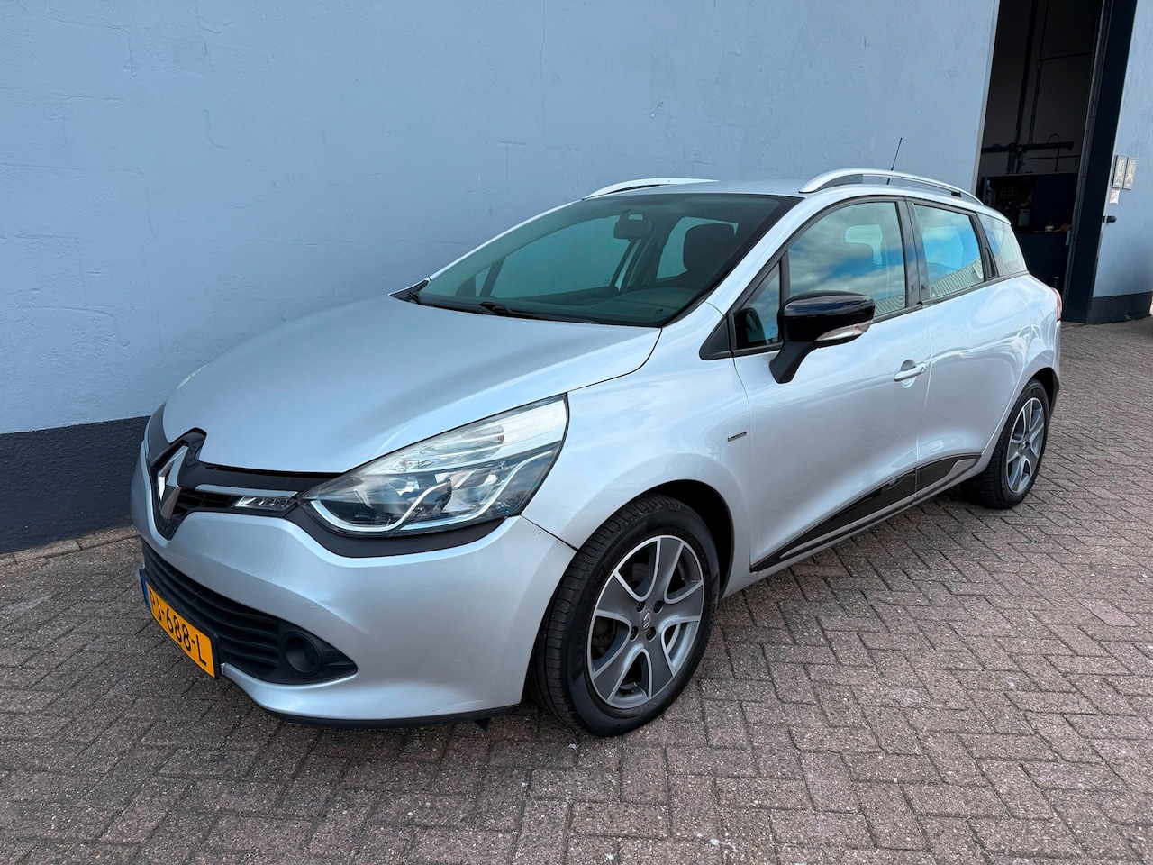 Renault Clio - 0.9 TCe Iconic - LMV - Airco - AutoWereld.nl