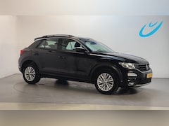 Volkswagen T-Roc - 1.0 TSI Style Parkeersensoren Navigatie DAB+ App-Connect