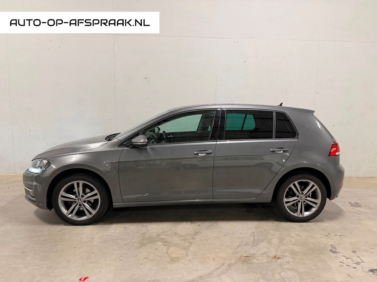 Volkswagen Golf - 1.0 TSI Highline 5drs. Navi Airco Stoelv. APK NAP - AutoWereld.nl
