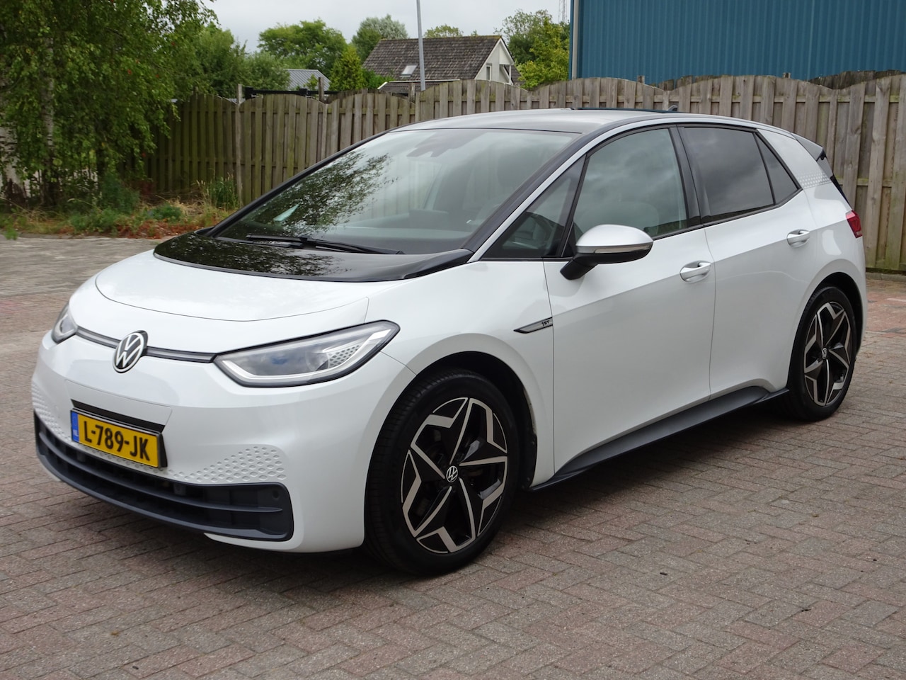 Volkswagen ID.3 - First Plus 58 kWh Automatische airco, navigatie, achteruitrijcamera, licht metalen velgen, - AutoWereld.nl