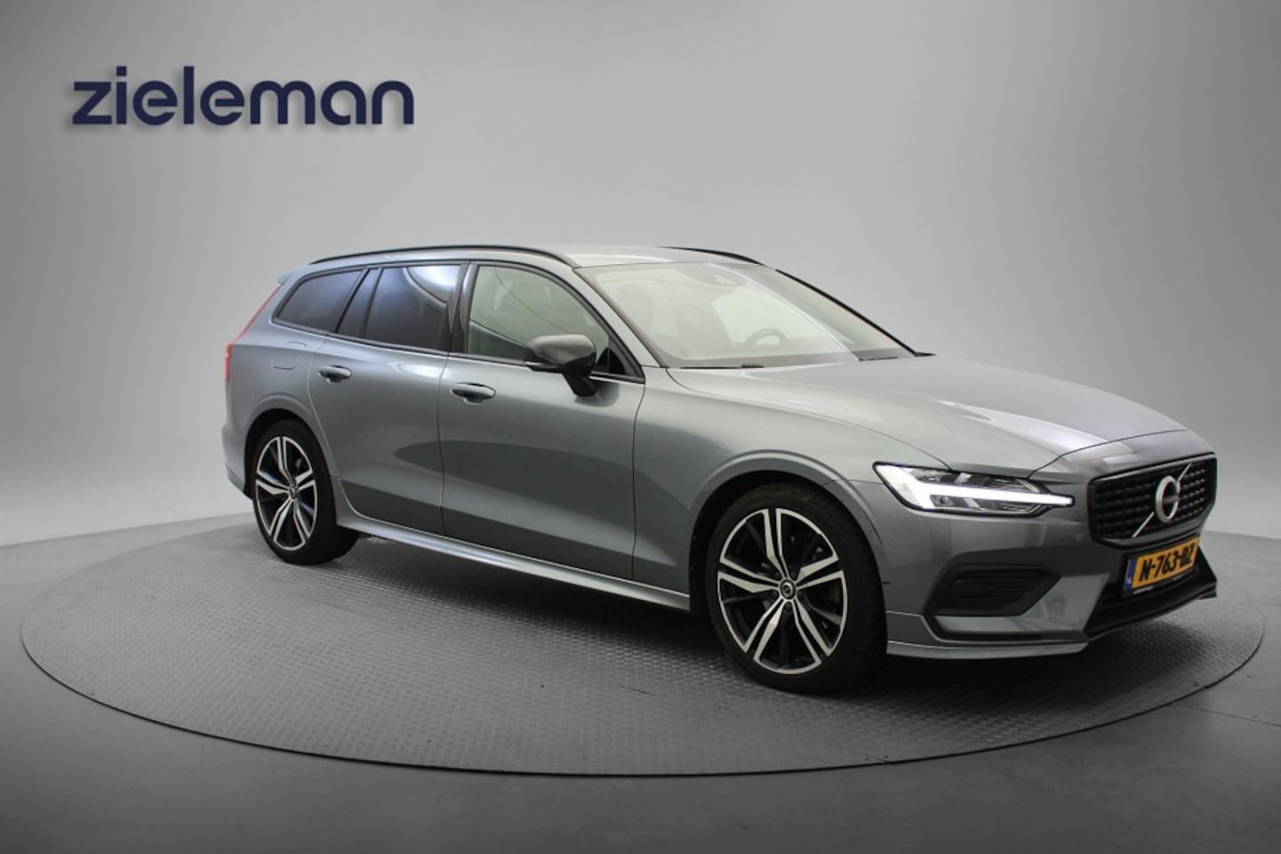 Volvo V60 - 2.0 B3 Momentum Advantage Automaat - Carplay, Camera, Stoelverw. - AutoWereld.nl
