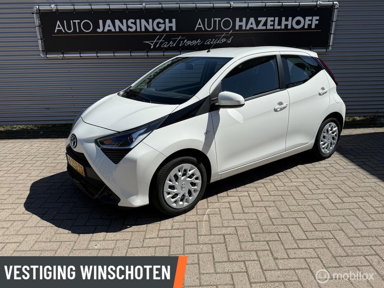 Toyota Aygo - 1.0 VVT-i x-play Als nieuw | Airco | Apple Carplay/Android Auto | Bluetooth | Camera | RIJ - AutoWereld.nl