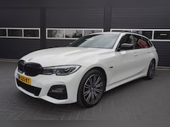 BMW 3-serie Touring - 320e Business Edition Plus Aut/Cruise/Carplay/Digi.dashboard/Climate Control/Park.sensoren