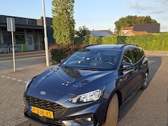 Ford Focus Wagon - 1.0 EcoBoost ST Line Business Winter pack | Driver assistant pack | trekhaak | dealer onderhouden