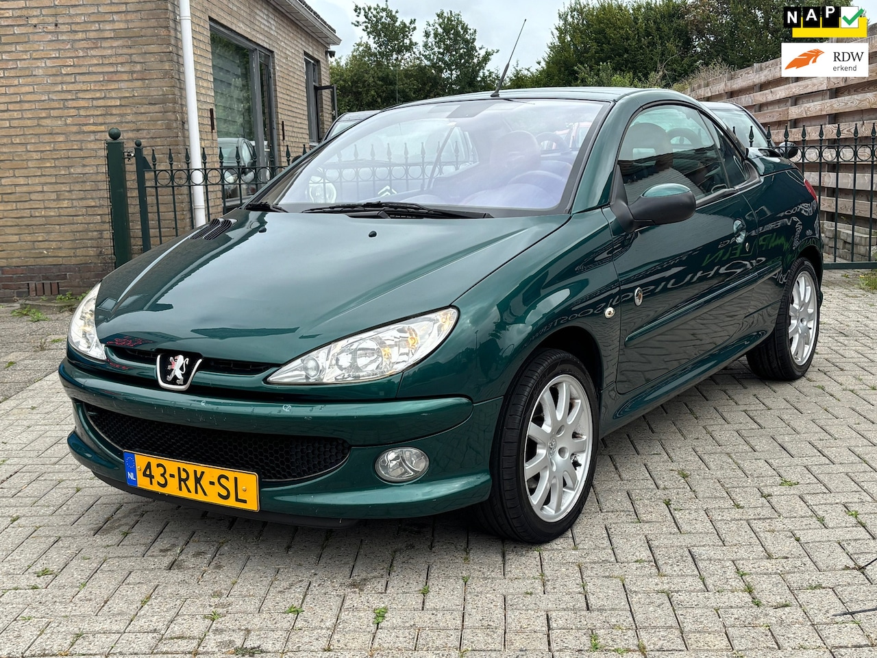 Peugeot 206 CC - 1.6-16V Roland Garros 1.6-16V Roland Garros - AutoWereld.nl