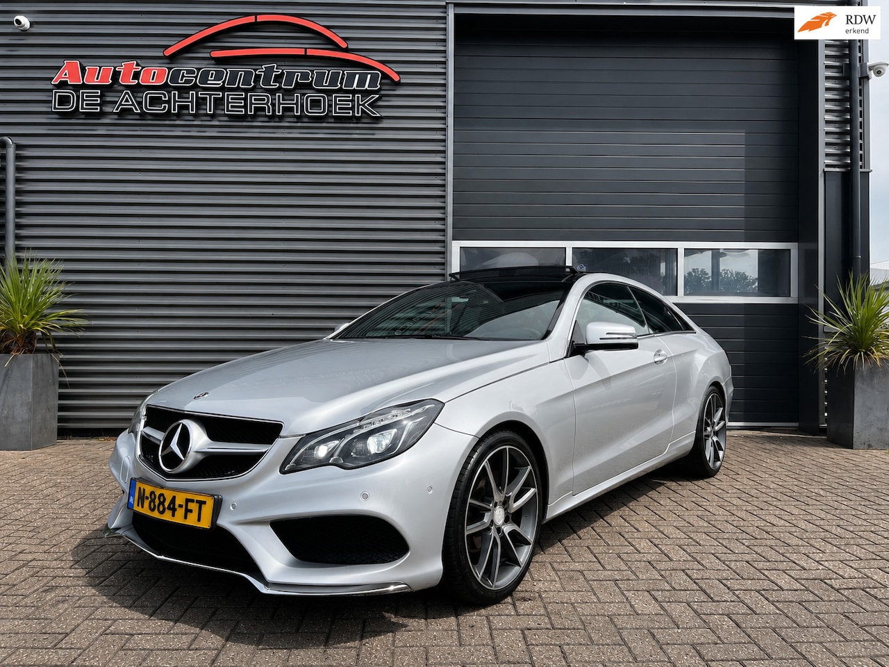 Mercedes-Benz E-klasse Coupé - 200 AMG-Pakket * Panoramadak * Automaat - AutoWereld.nl