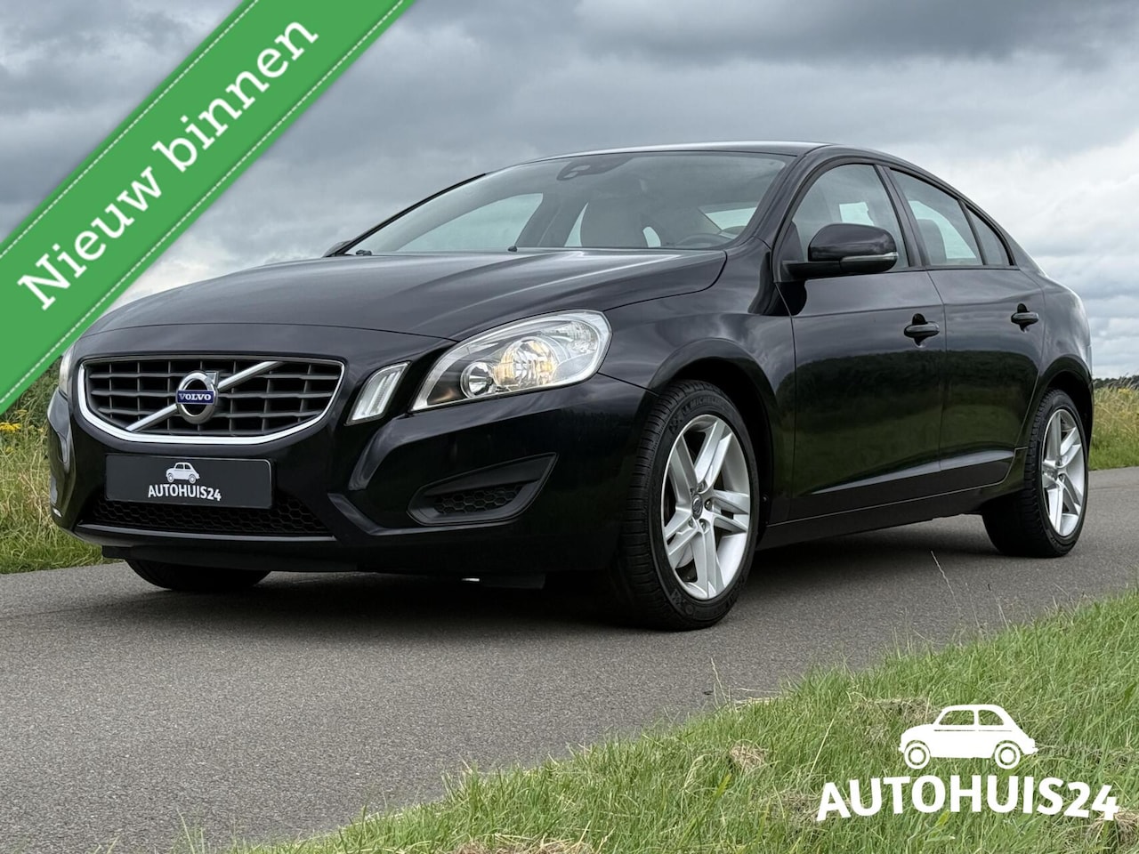 Volvo S60 - 2.0T Intro Edition NL-AUTO|TREKHAAK|LEDER|NAVI - AutoWereld.nl