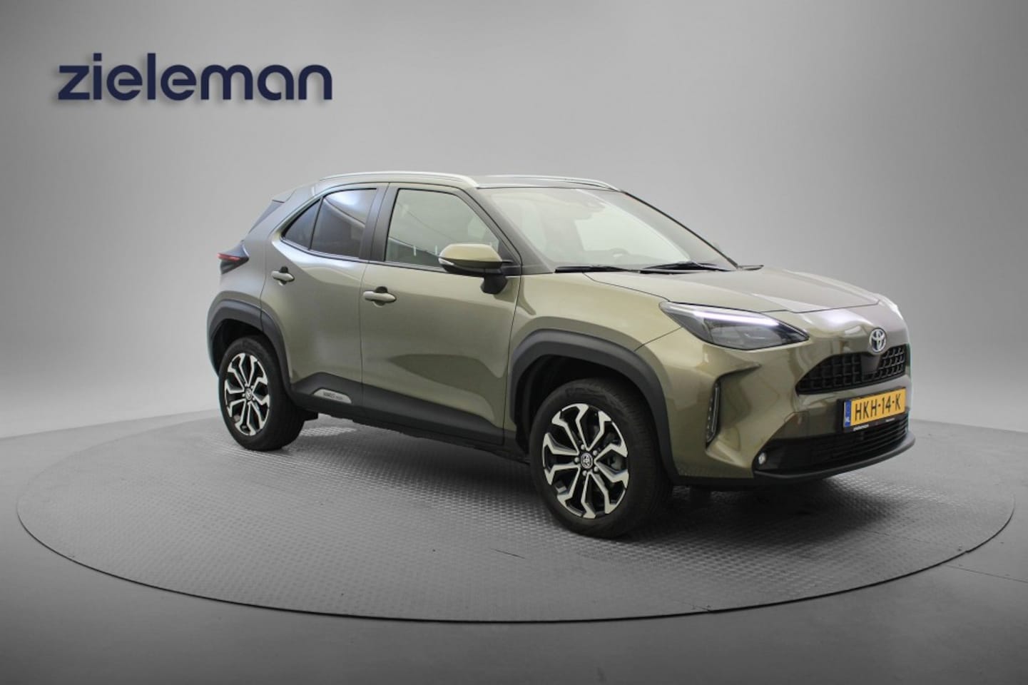 Toyota Yaris Cross - 1.5 Hybrid Dynamic - Panorama, Carplay, Camera, Stoelverw. Trekhaak - AutoWereld.nl