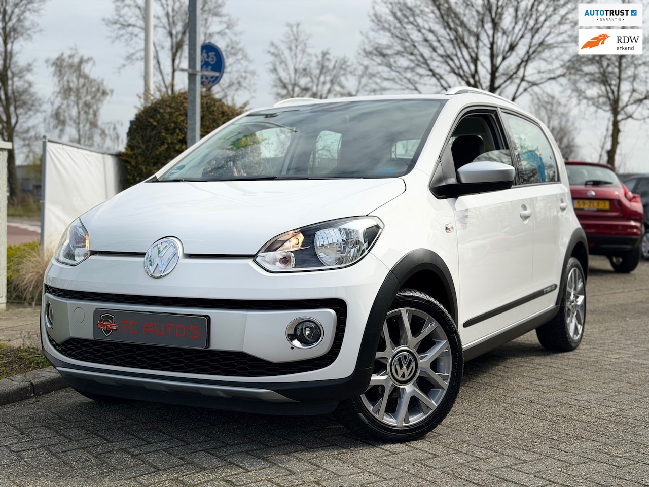 Volkswagen Up! - 1.0 Cross Up! BlueMotion Airco, 5drs, NW apk! - AutoWereld.nl