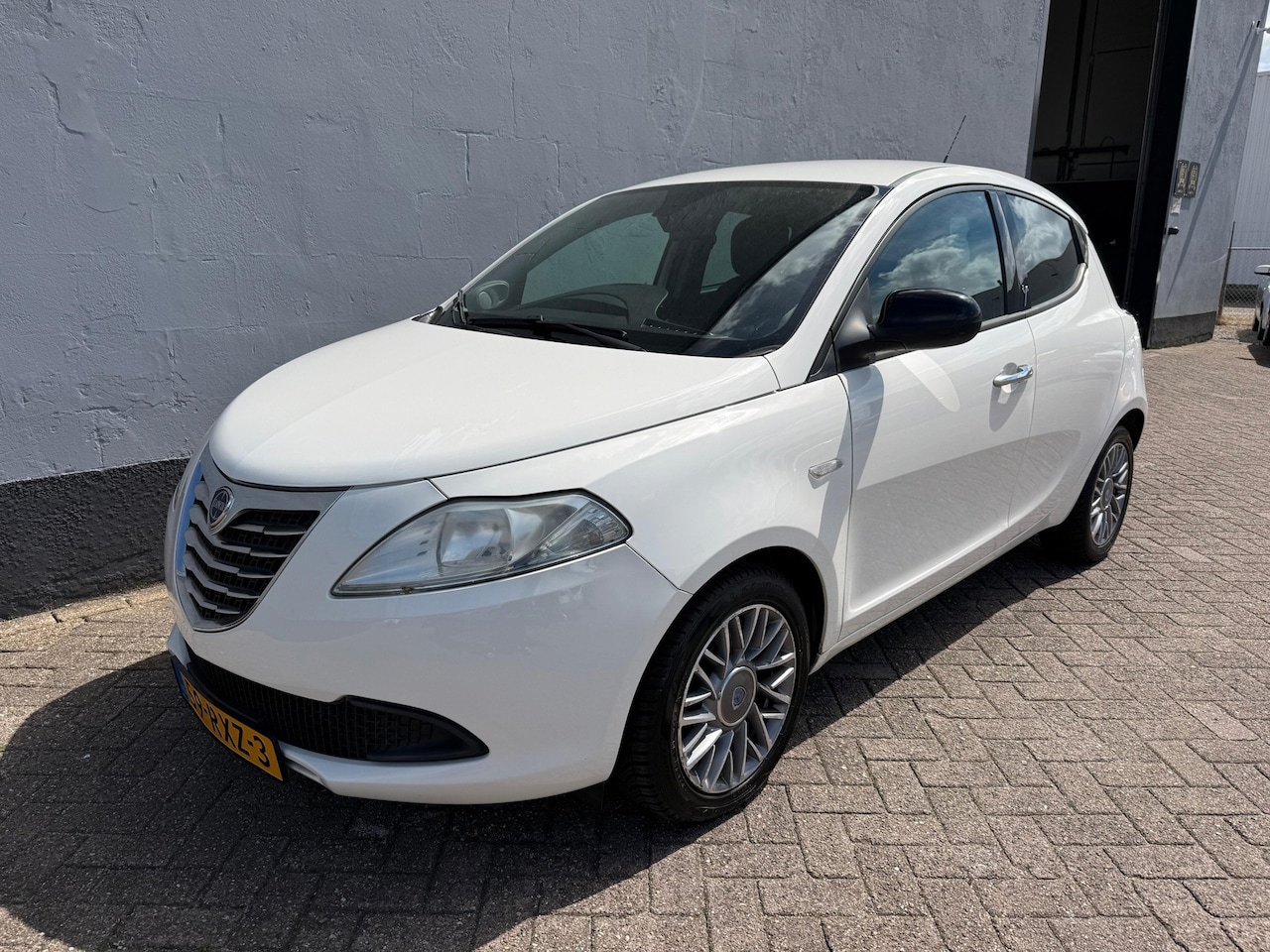 Lancia Y(psilon) - Ypsilon 0.9 TwinAir Silver - AutoWereld.nl