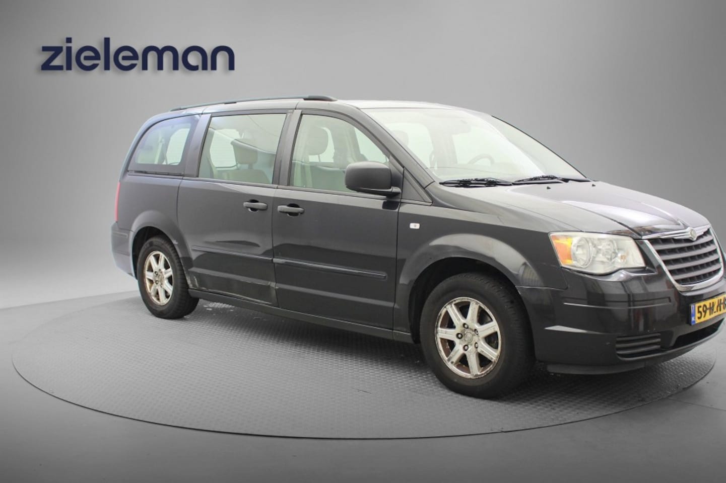 Chrysler Grand Voyager - 3.8 V6 LX 6 Persoons Automaat - Clima, Cruise, Trekhaak - AutoWereld.nl
