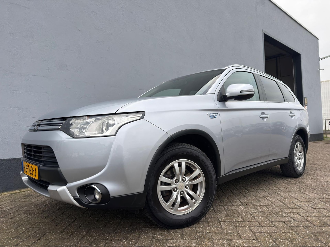Mitsubishi Outlander - 2.0 PHEV Business Edition - Trekhaak - AutoWereld.nl