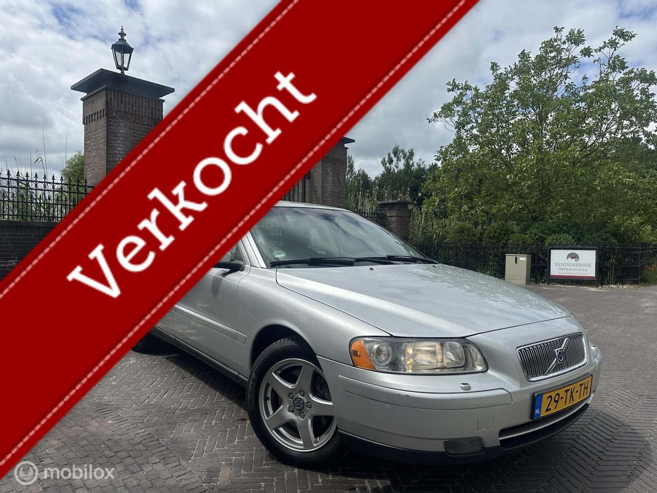 Volvo V70 - 2.0T4 Edition Classic NAP Trekhaak Airco Leer✅ - AutoWereld.nl