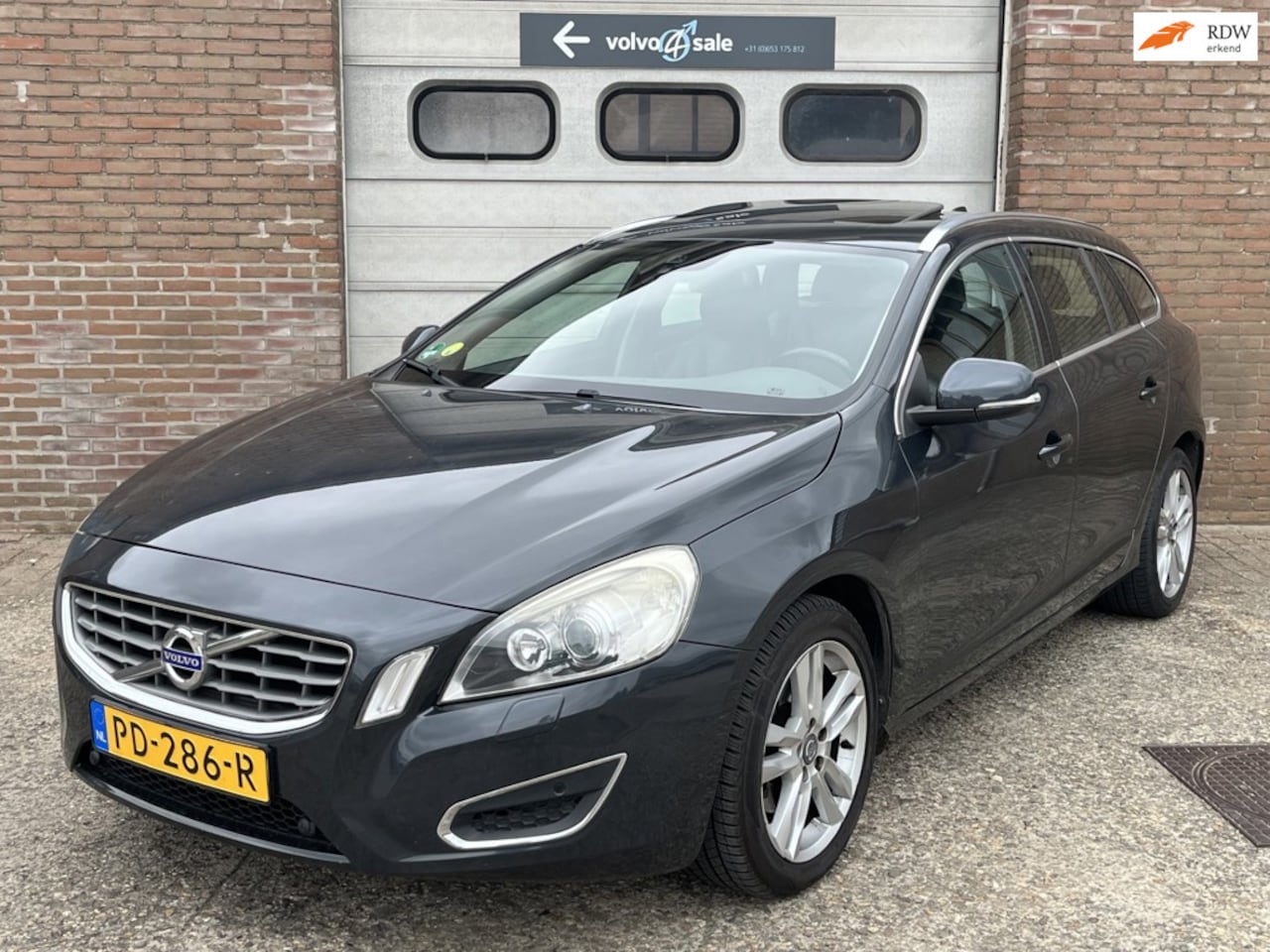 Volvo V60 - 2.0 D3 Summum Schuifdak leder 2013 - AutoWereld.nl