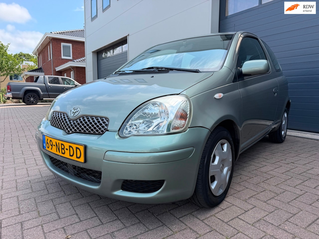 Toyota Yaris - 1.3 VVT-i Sol/Automaat/Elek-ramen/Airco/Trekhaak - AutoWereld.nl