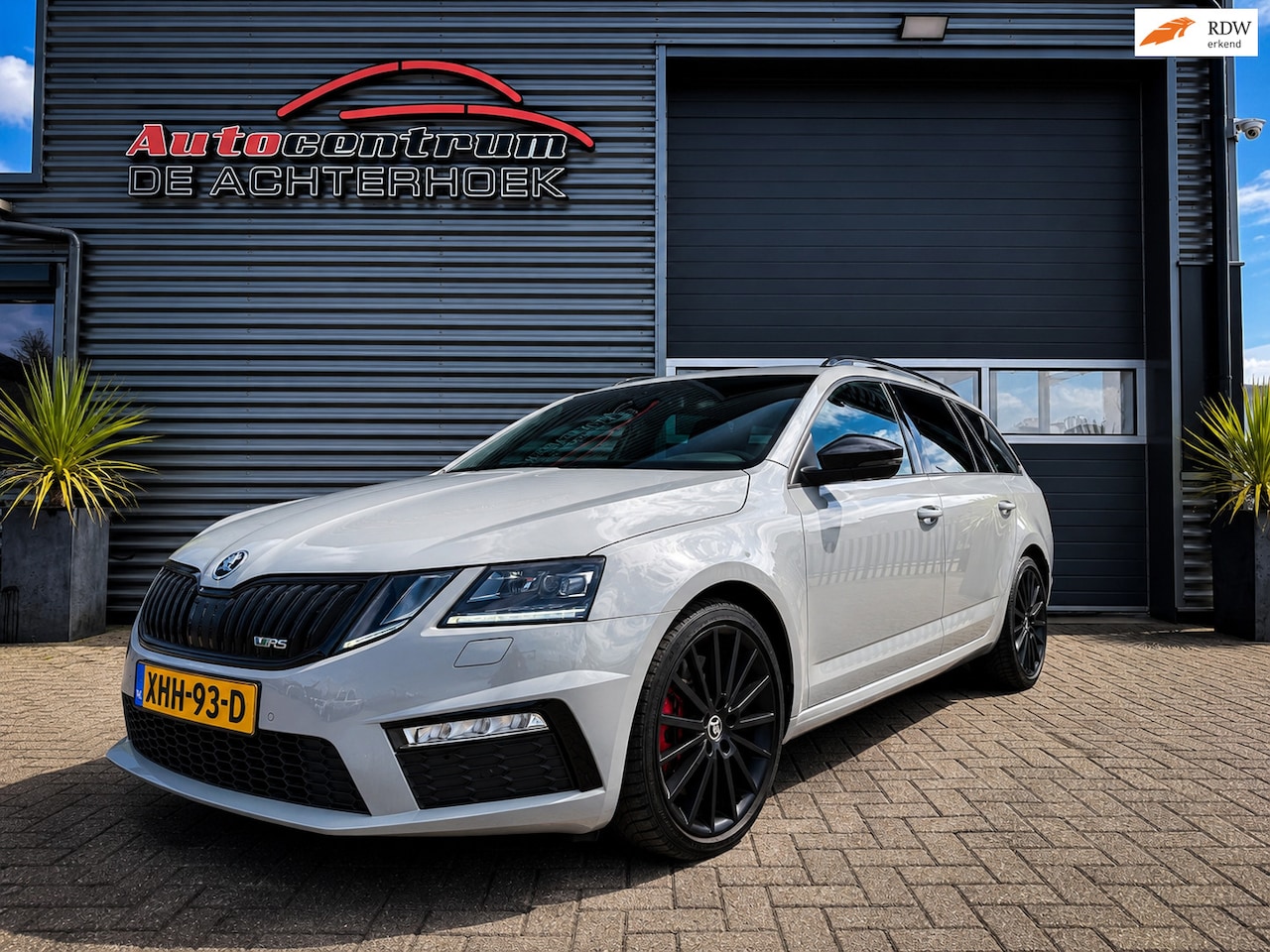 Skoda Octavia Combi - 2.0 TSI RS 245 | Virtual Cockpit | Adaptieve Cruise Control | Trekhaak - AutoWereld.nl