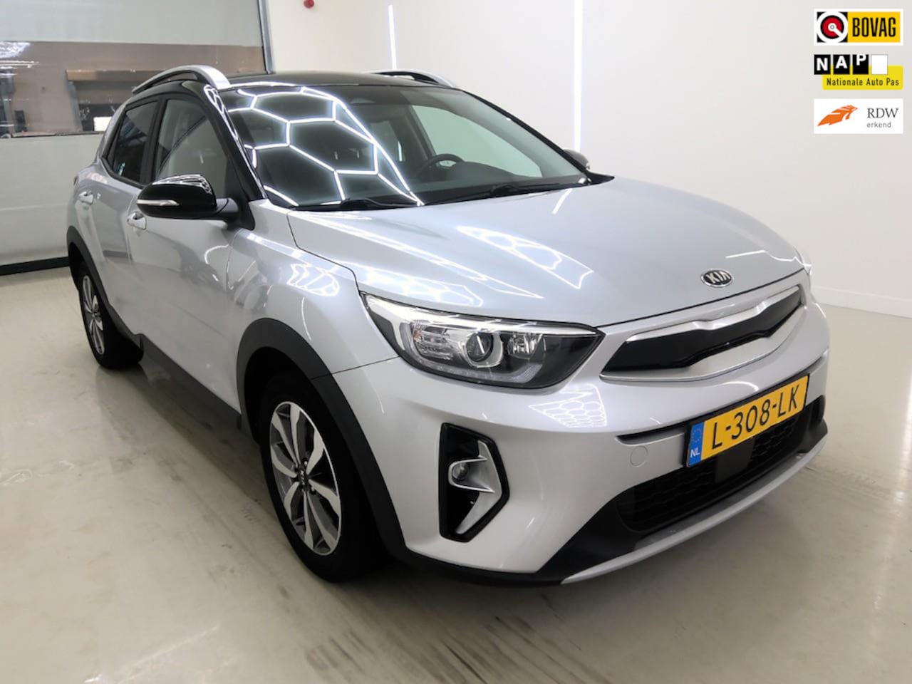 Kia Stonic - 1.0 T-GDi MHEV DynamicPlusLine+Led+ecc+Navigatie+camera = SUPER PRIJS !! - AutoWereld.nl