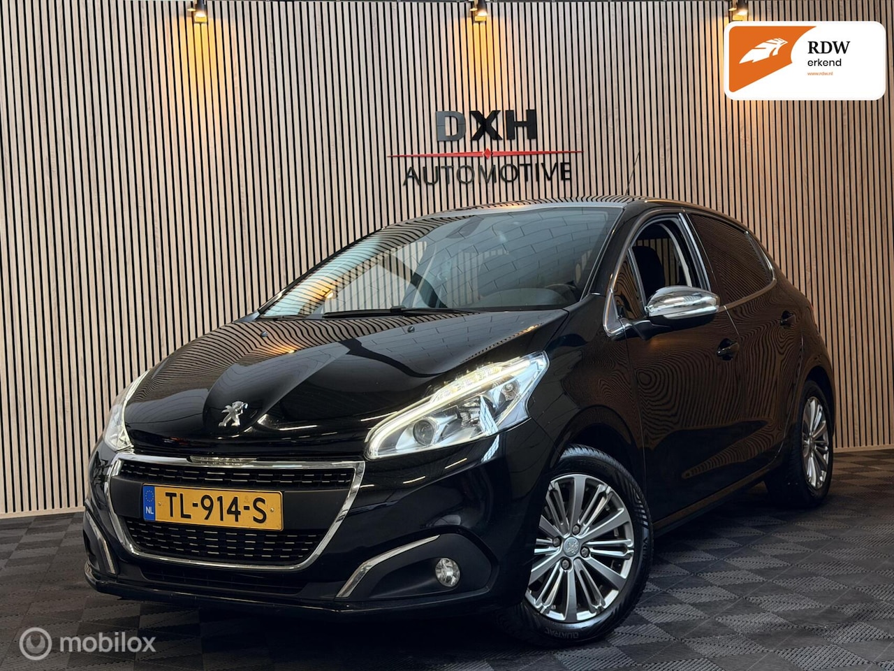 Peugeot 208 - 1.2 PureTech Allure PANO CARPLAY CAMERA CRUISE - AutoWereld.nl