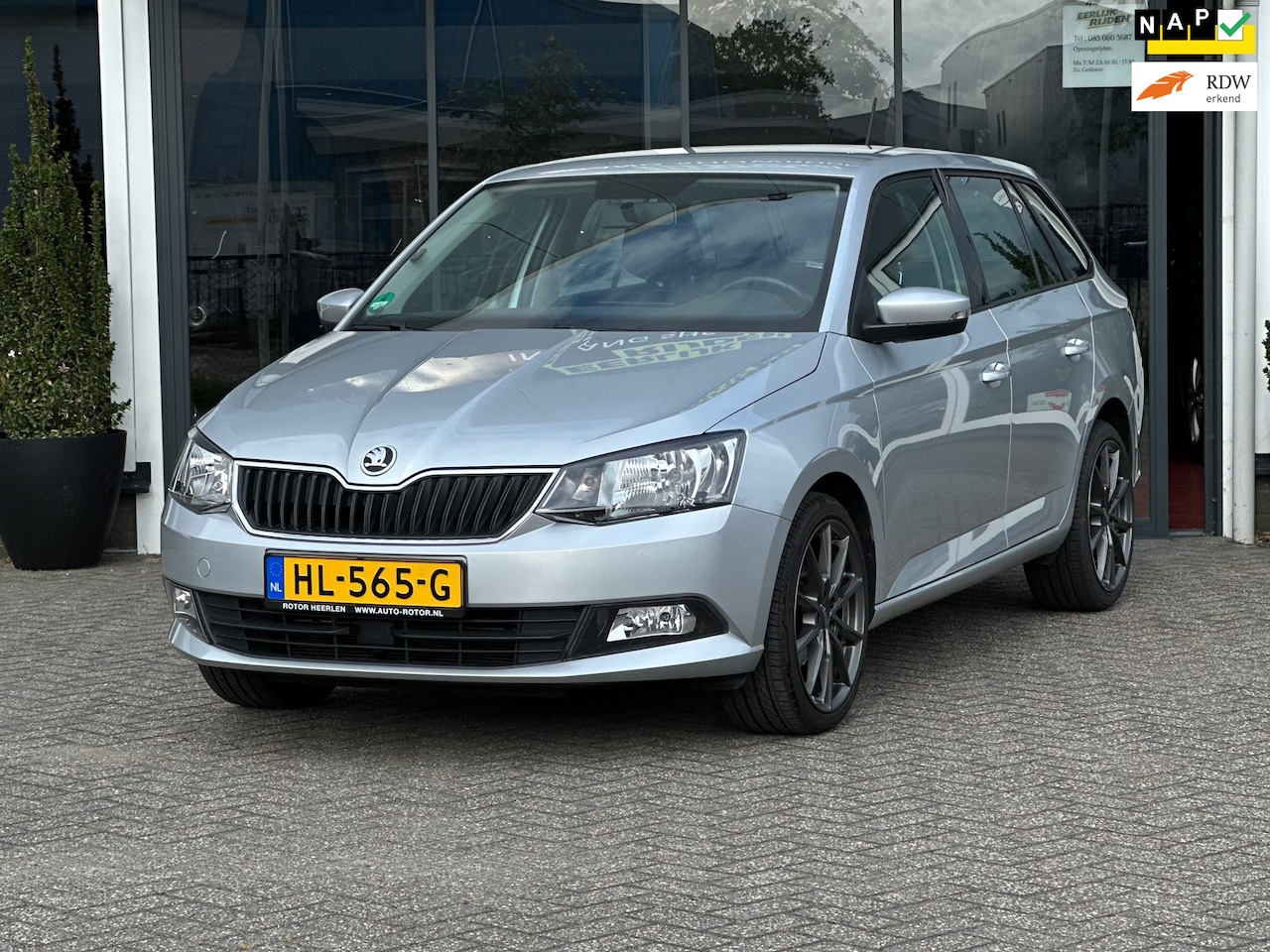Skoda Fabia Combi - 1.2 TSI Active / Nieuwe Distribute & Waterpomp / Dealer Onderhouden - AutoWereld.nl