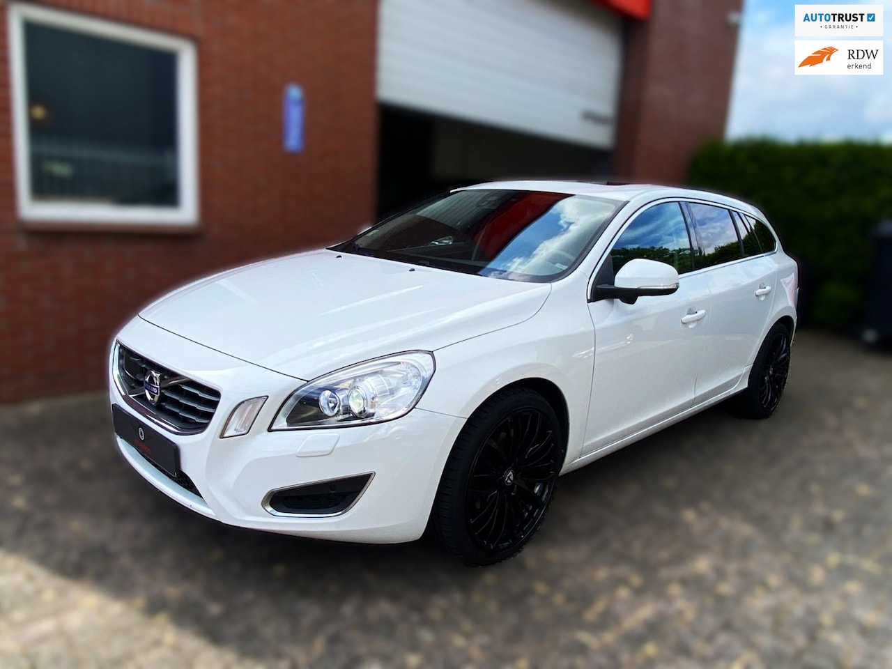Volvo V60 - 1.6 T4 AUTOMAAT 180pk/ Vol opties! - AutoWereld.nl