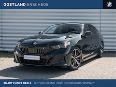 BMW i5 - eDrive40 M Sport / Panoramadak / Trekhaak / Parking Assistant Plus / Stoelventilatie / Ada