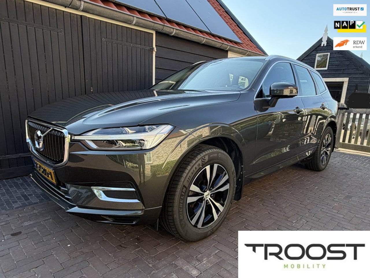 Volvo XC60 - 2.0 T5 AWD Momentum|Pano dak|ACC|El. trekhaak|Apple Carplay - AutoWereld.nl