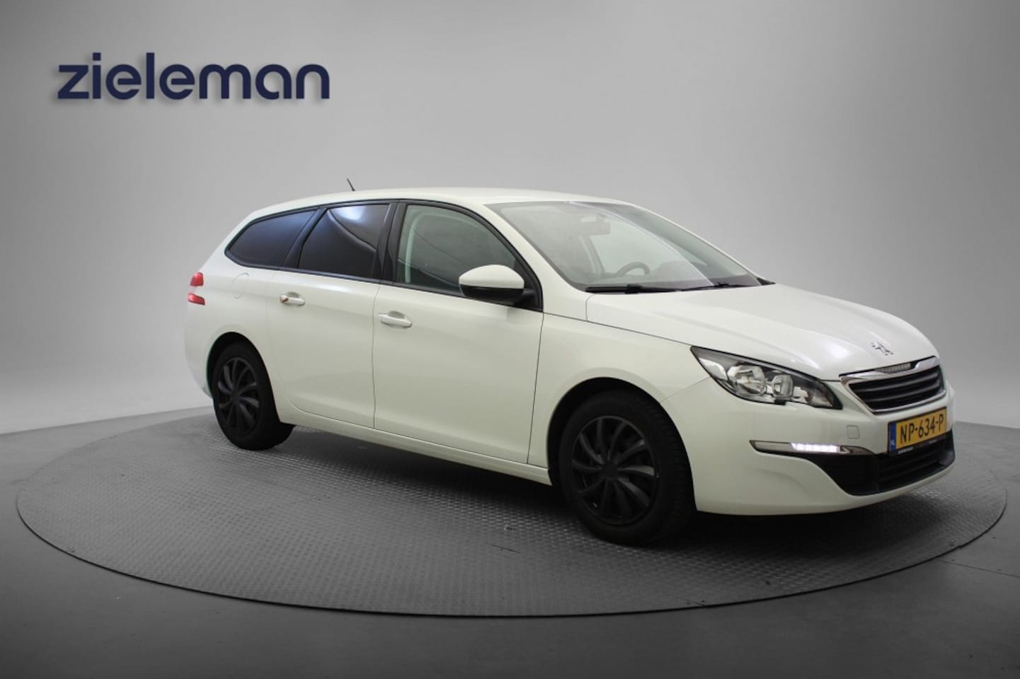 Peugeot 308 SW - 1.2 PureTech - Navi, Cruise, Trekhaak - AutoWereld.nl