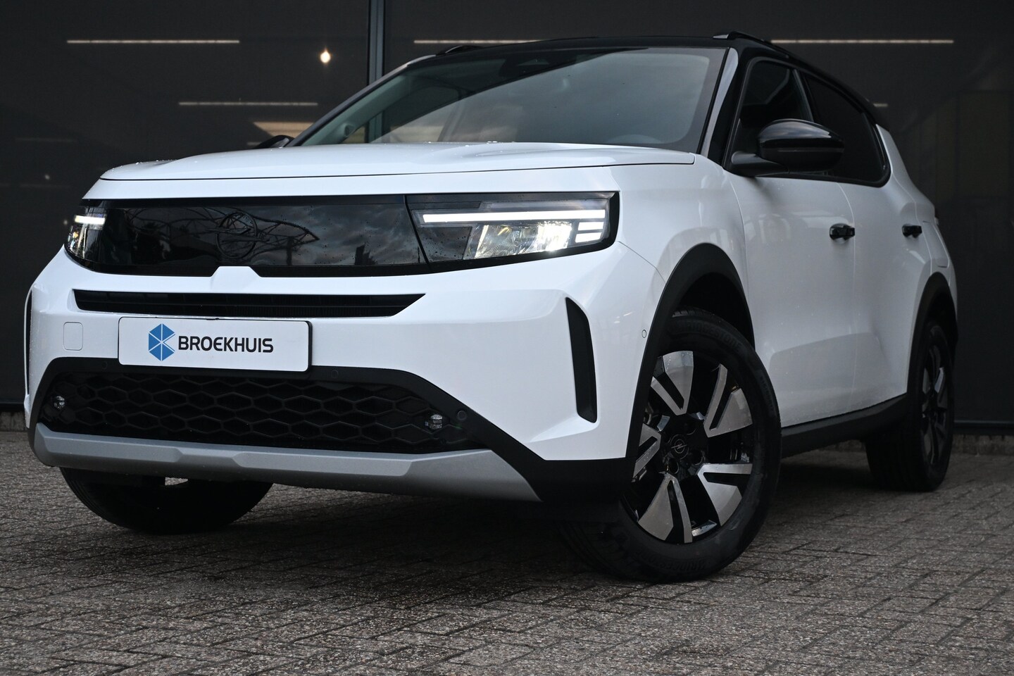 Opel Frontera - GS - Electric | Achteruitrijcamera | Navigatie | Stoel/Stuurverwarming | Dodehoekwaarschuw - AutoWereld.nl