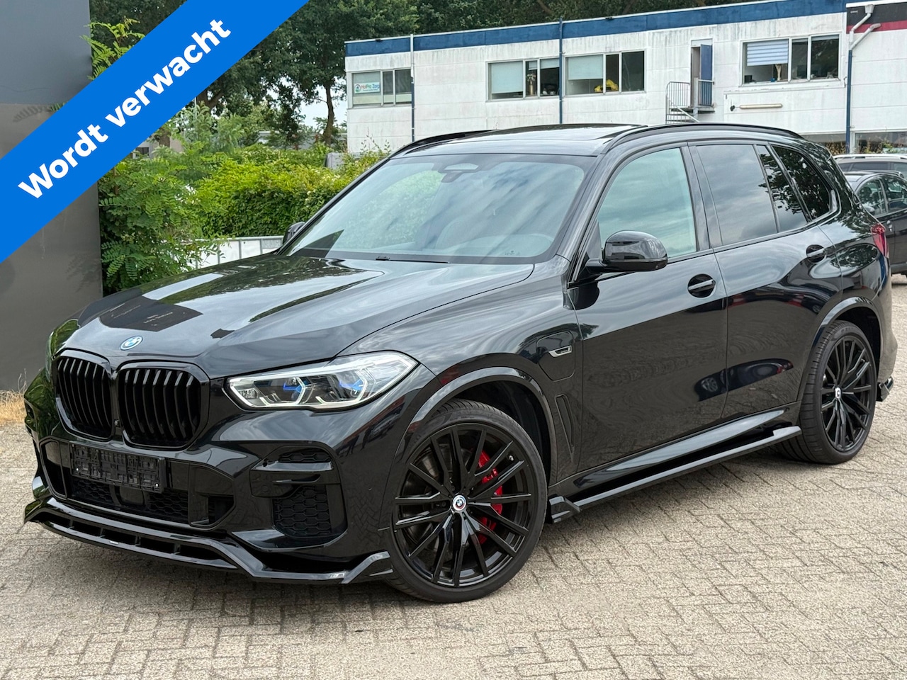 BMW X5 - XDrive 45e M-Sport Pano Sky Lounge Laser Massage Soft Close - AutoWereld.nl