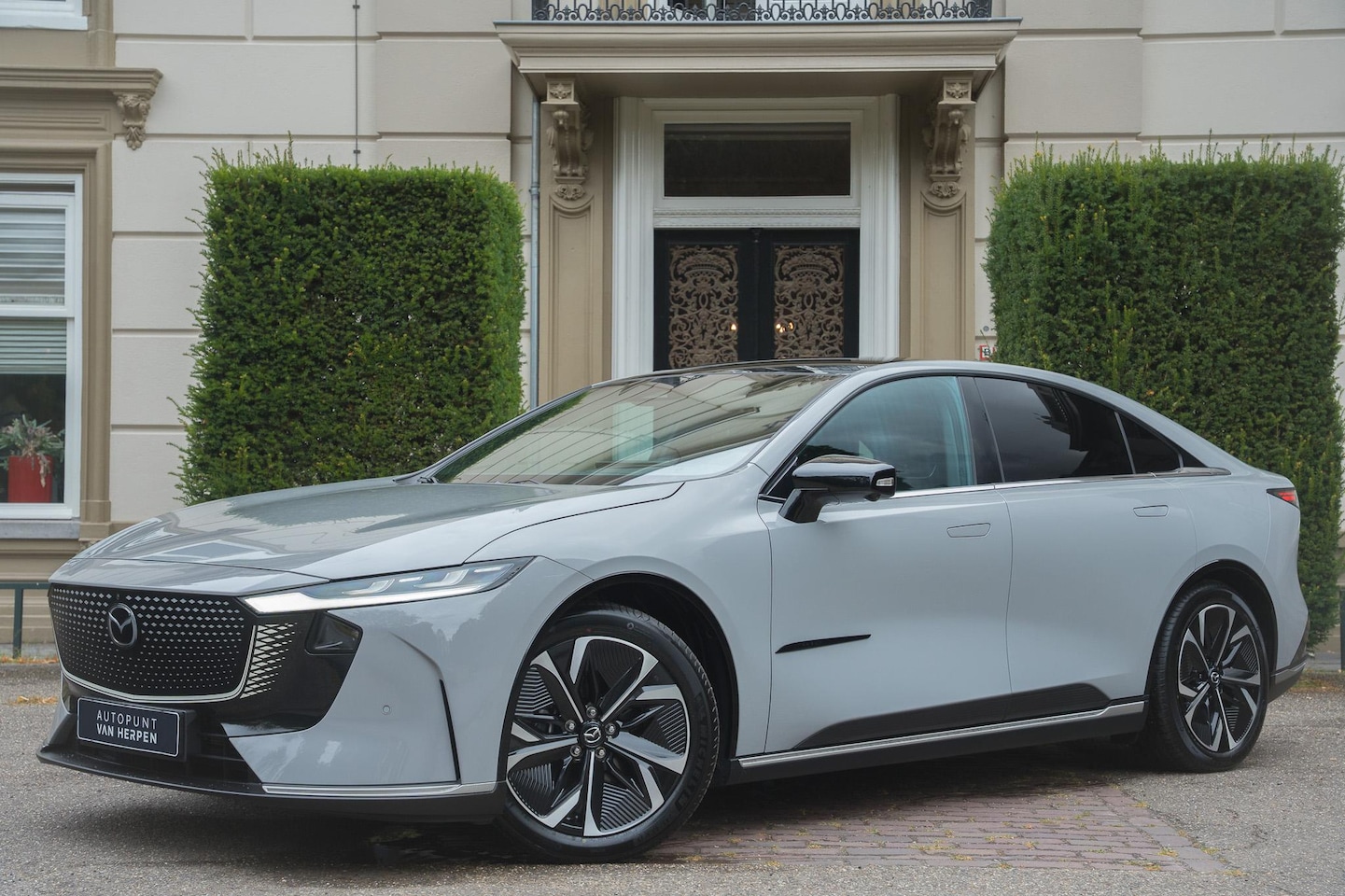Mazda 6e - Takumi Long Range 80 kWh PANO | LEDER | STOELVENTI | HUD | CARPLAY | SOH 100% - AutoWereld.nl