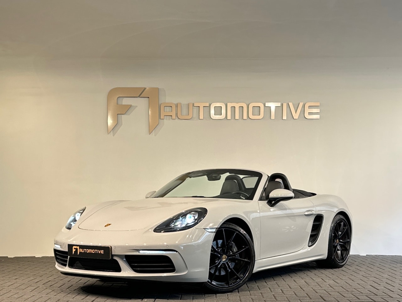 Porsche 718 Boxster - 2.0 T Memory|CarPlay|Sportuitlaat|Krijt - AutoWereld.nl