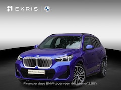 BMW iX1 - eDrive20 M Sportpakket | Premium Pack | Trekhaak met elektrisch wegklapbare kogel | Glazen