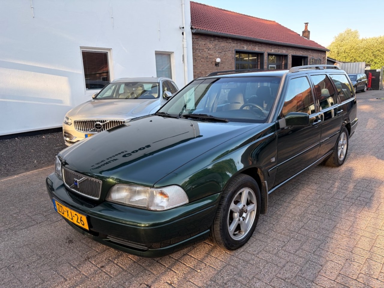 Volvo V70 - 2.5 Automaat - AutoWereld.nl