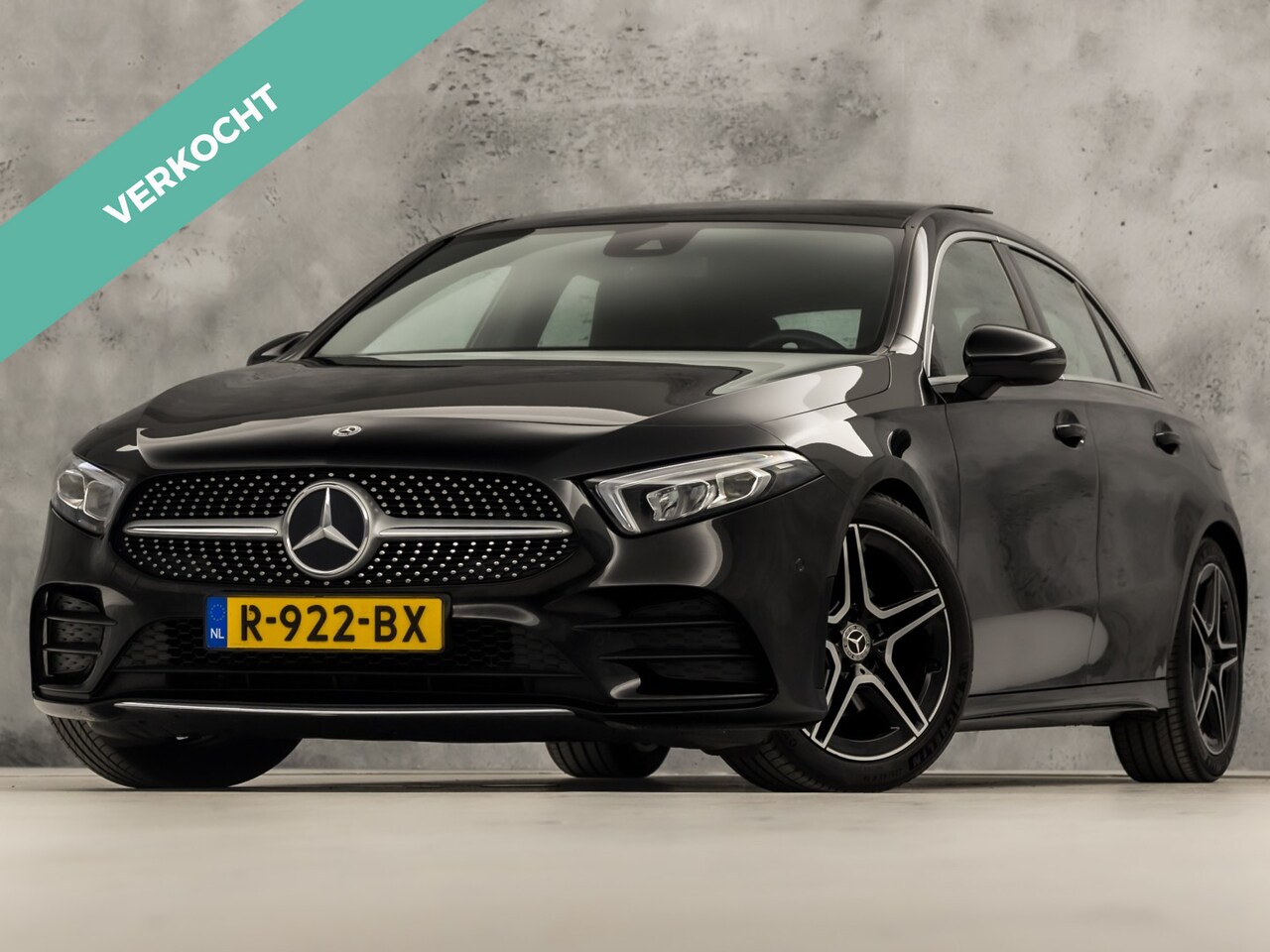 Mercedes-Benz A-klasse - 180 AMG Sport Automaat (PANORAMADAK, GROOT NAVI, LEDER/ALCANTARA, CAMERA, STOELVERWARMING, - AutoWereld.nl