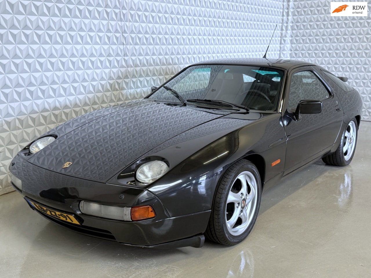 Porsche 928 - 5.0 S4 Coupé Automaat Leer Schuifdak Airco - AutoWereld.nl