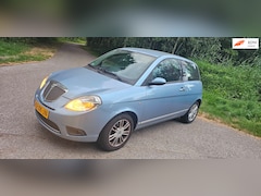 Lancia Y(psilon) - Ypsilon 1.4 Oro airco velgen lage kms