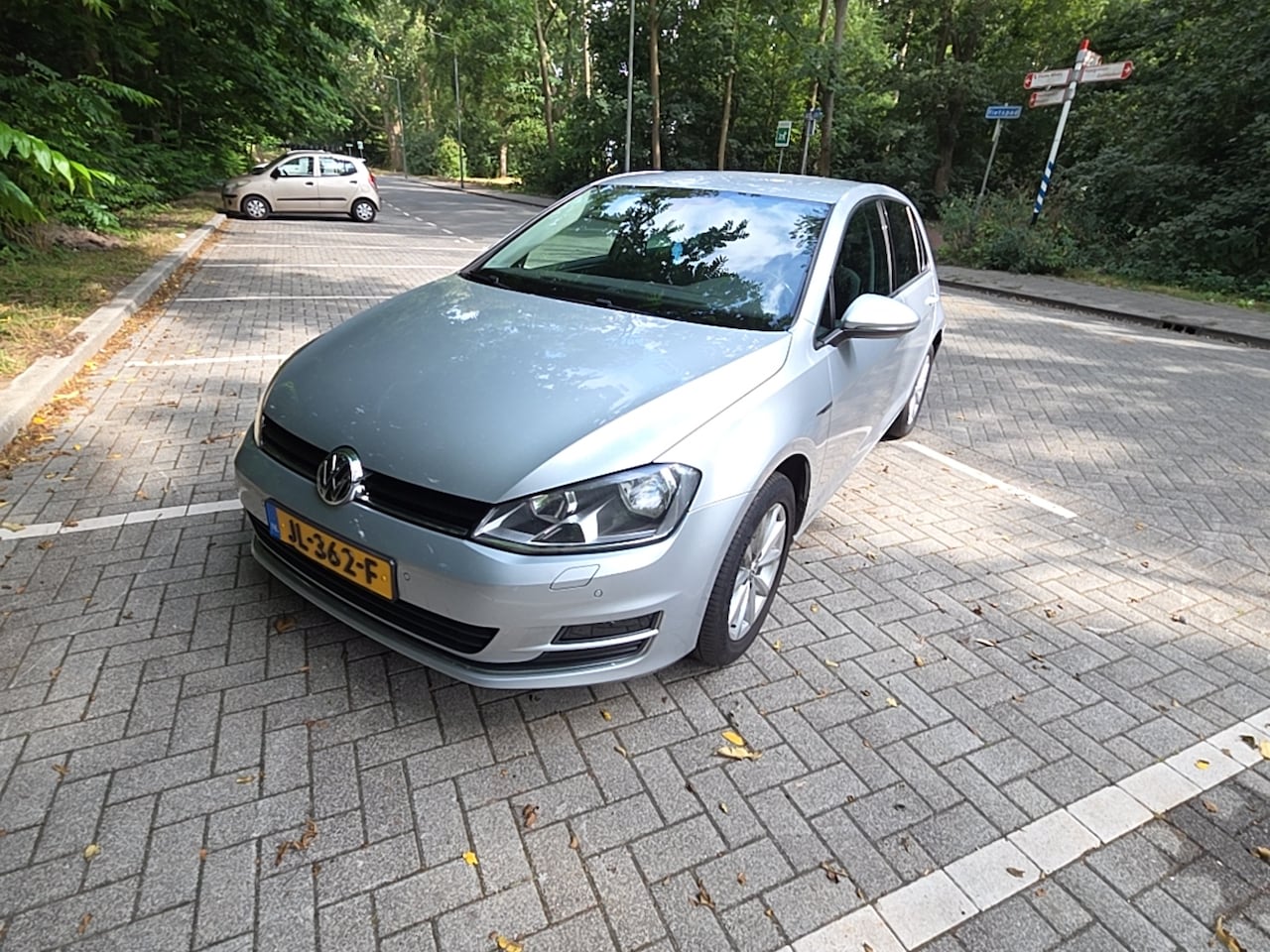 Volkswagen Golf - 1.2 TSI Business Edition R Connected Lounge editie - AutoWereld.nl