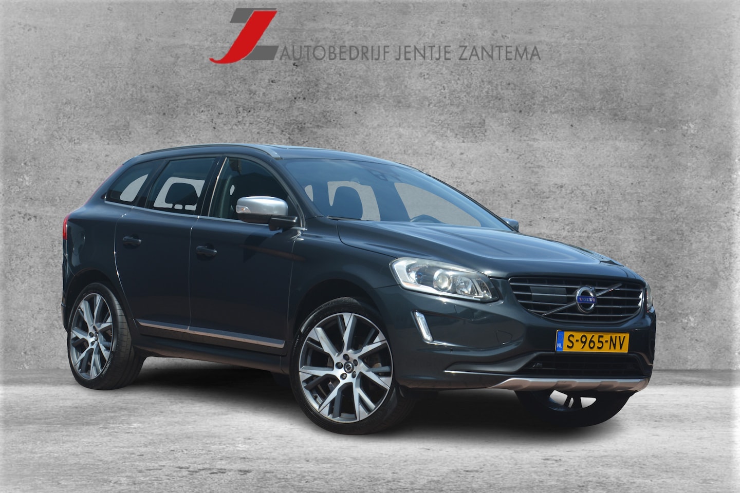 Volvo XC60 - 3.0 T6 AWD Summum | R Design | Sportstoelen | Leer | Stoelverwarming | Cruise | Xenon | - AutoWereld.nl