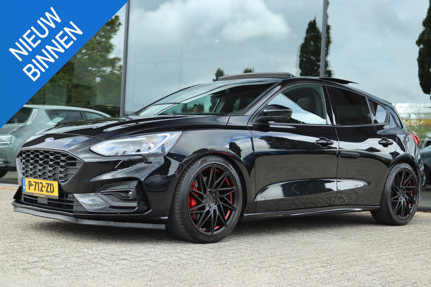 Ford Focus - 1.5 ECOBOOST ST-LINE | PANO | CARPLAY | CAMERA | LED | WINTERPACK | LED | KEY-LESS - AutoWereld.nl