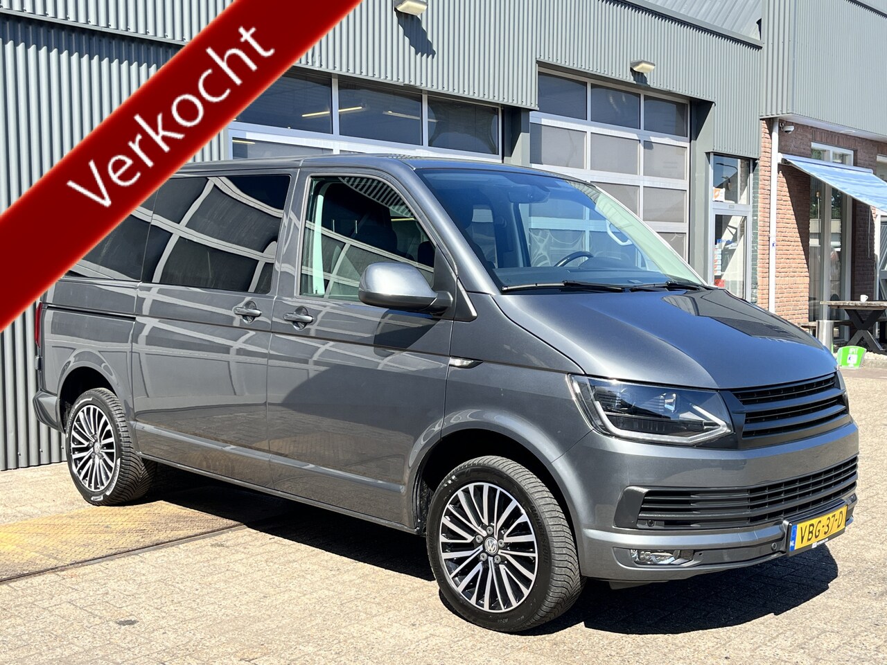 Volkswagen Transporter - 2.0 TDI L1H1 DC Airco Cruise controle Telefoonverbinding Apple carplay Navigatiesysteem St - AutoWereld.nl