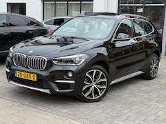 BMW X1 - SDrive20i Orange Edition III, Panoramadak, Apple Carplay/Android, Stoelverwarming, Sfeerve