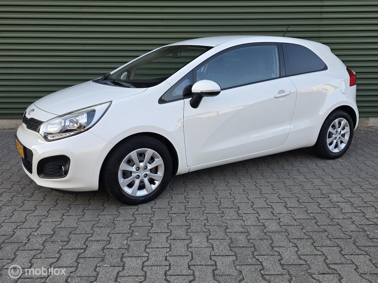 Kia Rio - 1.2 CVVT Plus Pack|Airco|CruiseControle|2x Sleutel| - AutoWereld.nl