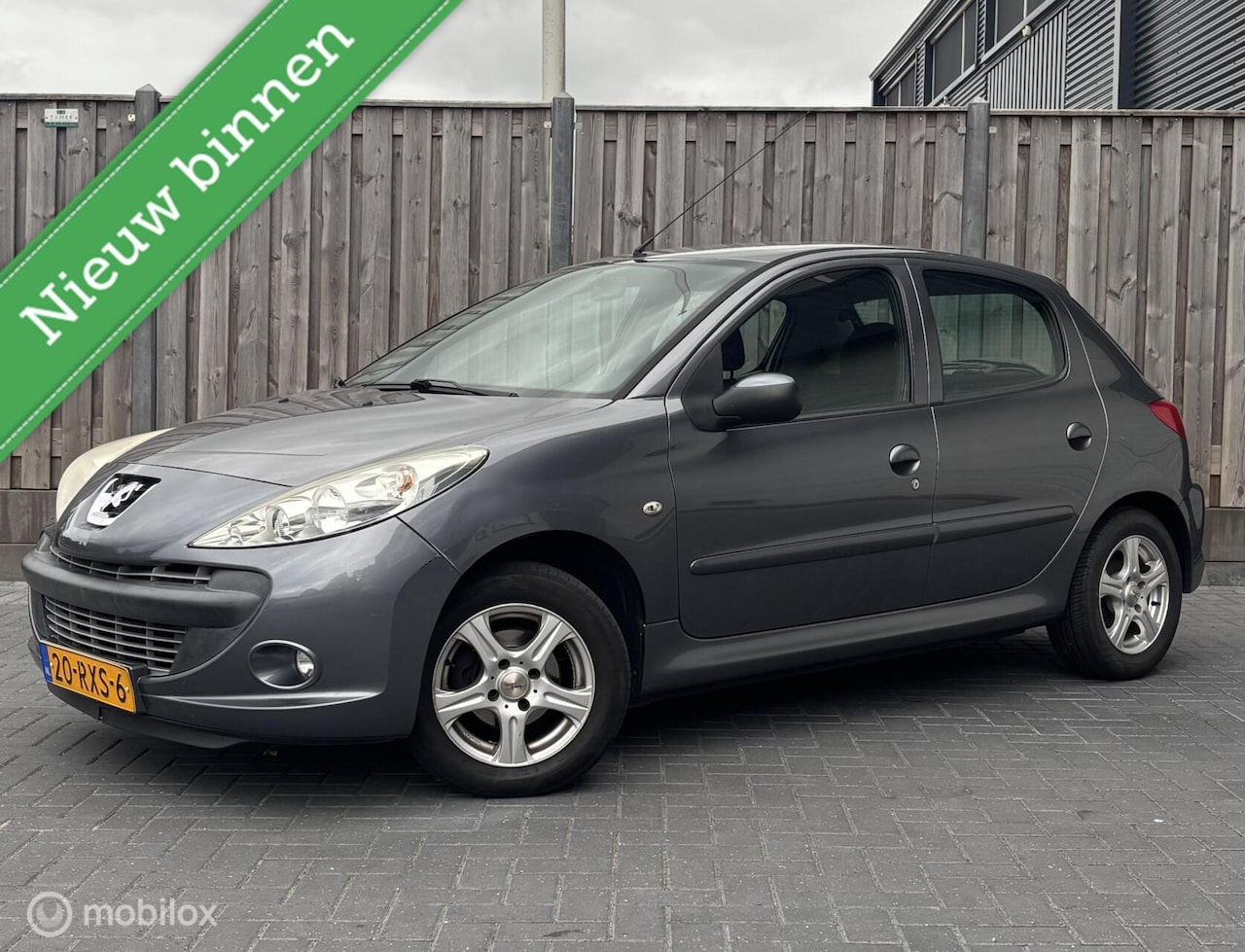 Peugeot 206 - 1.4 XS/DISTRIBUTIE VV/NAP/AIRCO/TREKHAAK/ - AutoWereld.nl