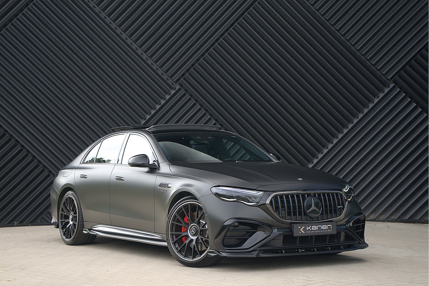 Mercedes-Benz E-klasse - AMG 53 4MATIC+ Night Distronic+ IHC+ MBUX Achterasbes. Hyperscreen Pano HUD Massage 360 So - AutoWereld.nl