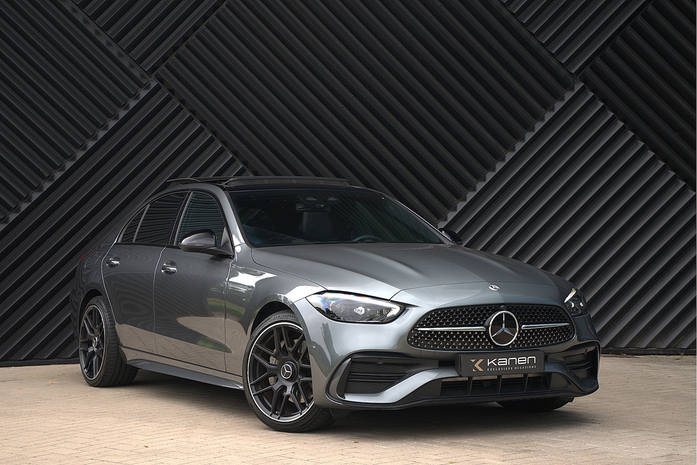 Mercedes-Benz C-klasse - 300 e 4MATIC AMG ACC Pano HUD Memory IHC+ Ambient Night Camera - AutoWereld.nl